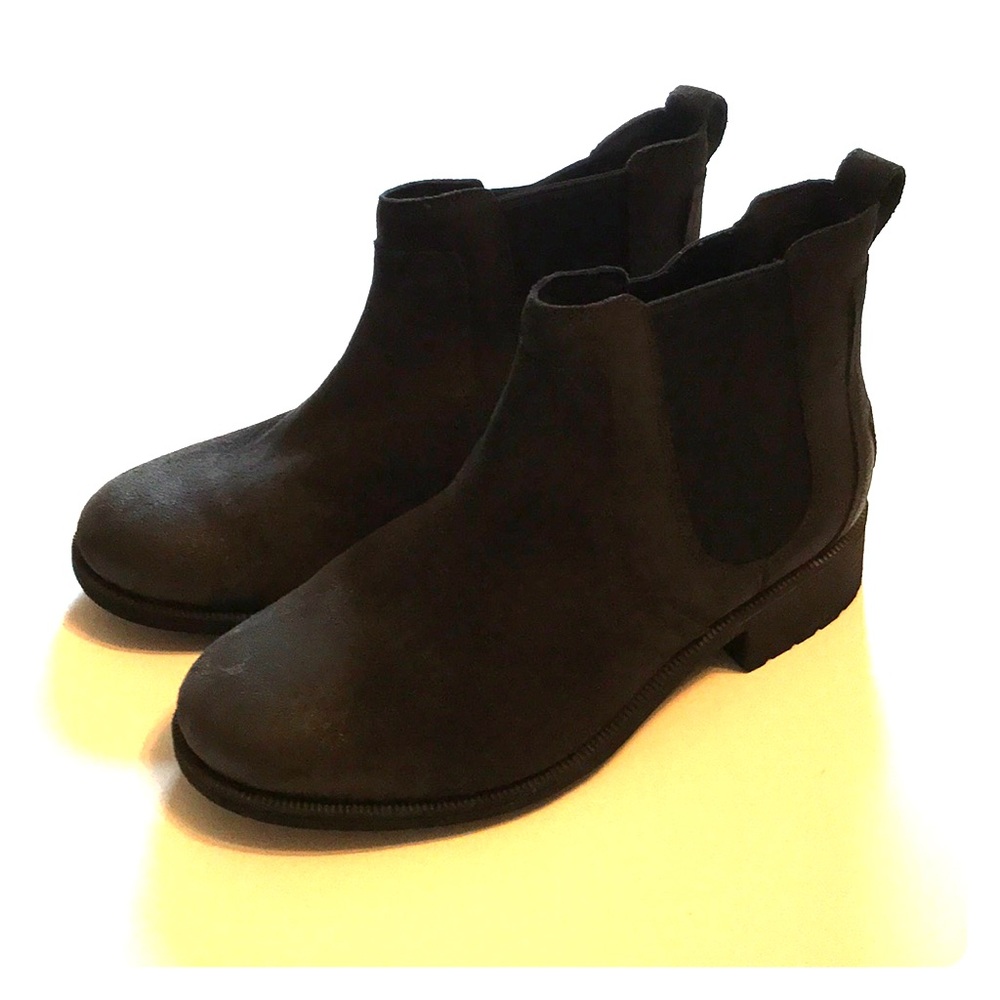 UGG Chelsea Boots